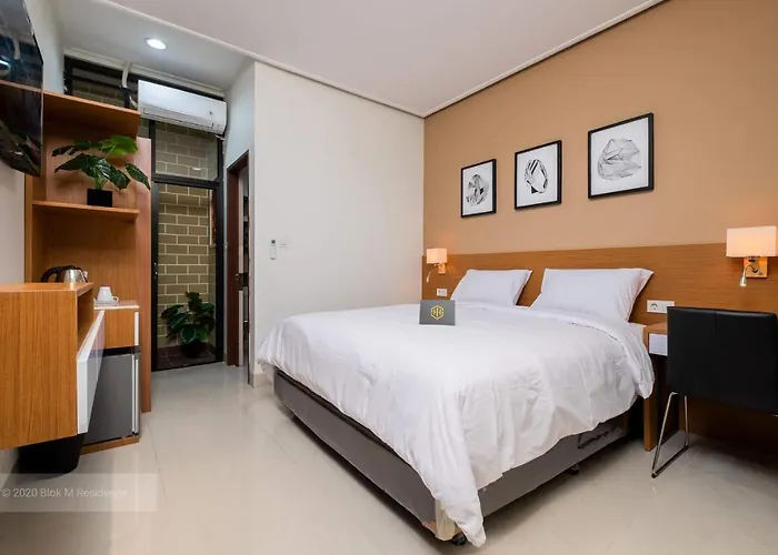 Deluxe Queen Room