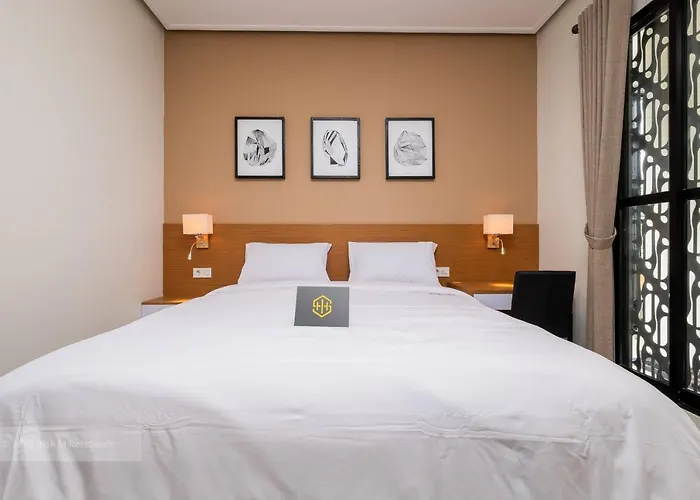 Deluxe Queen Room
