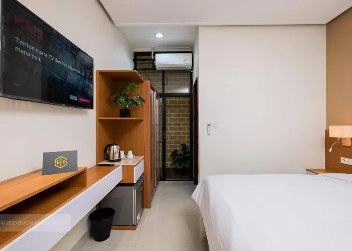 Deluxe Queen Room